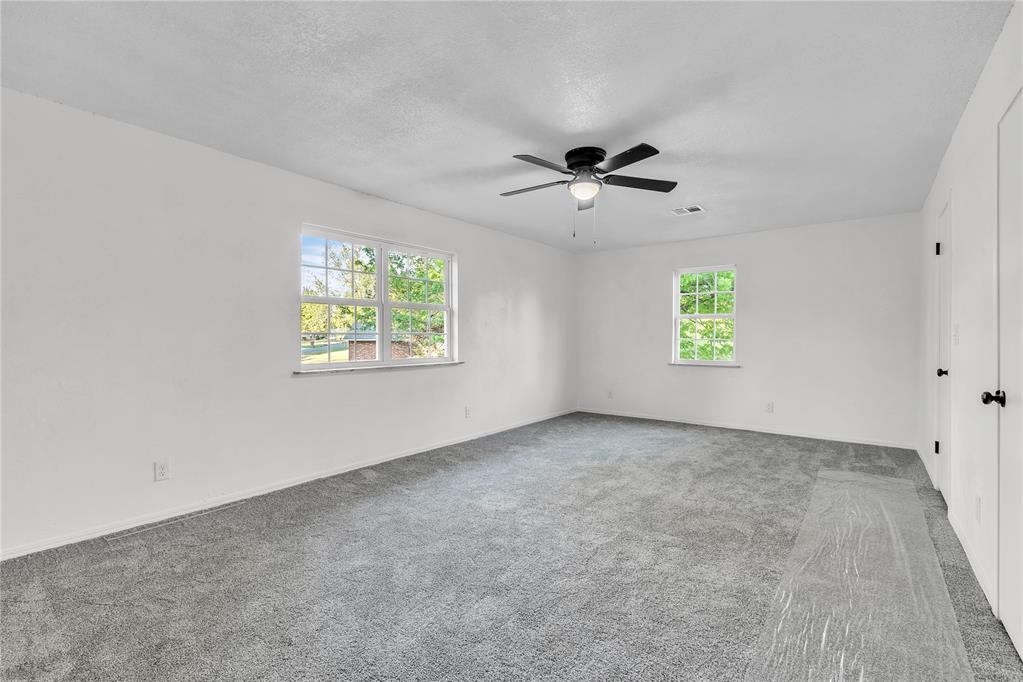 636 E Lea Terrace