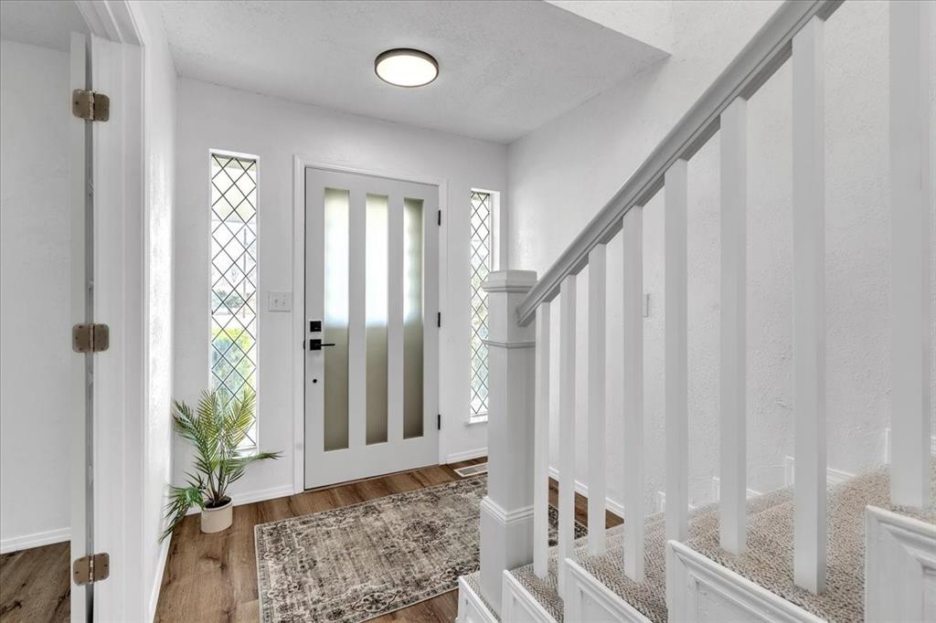 636 E Lea Terrace