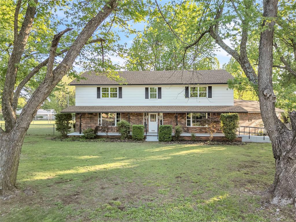 636 E Lea Terrace