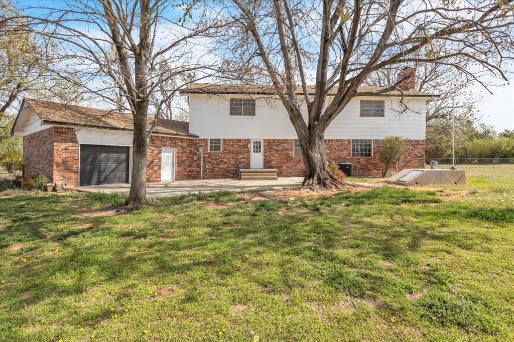 636 E Lea Terrace