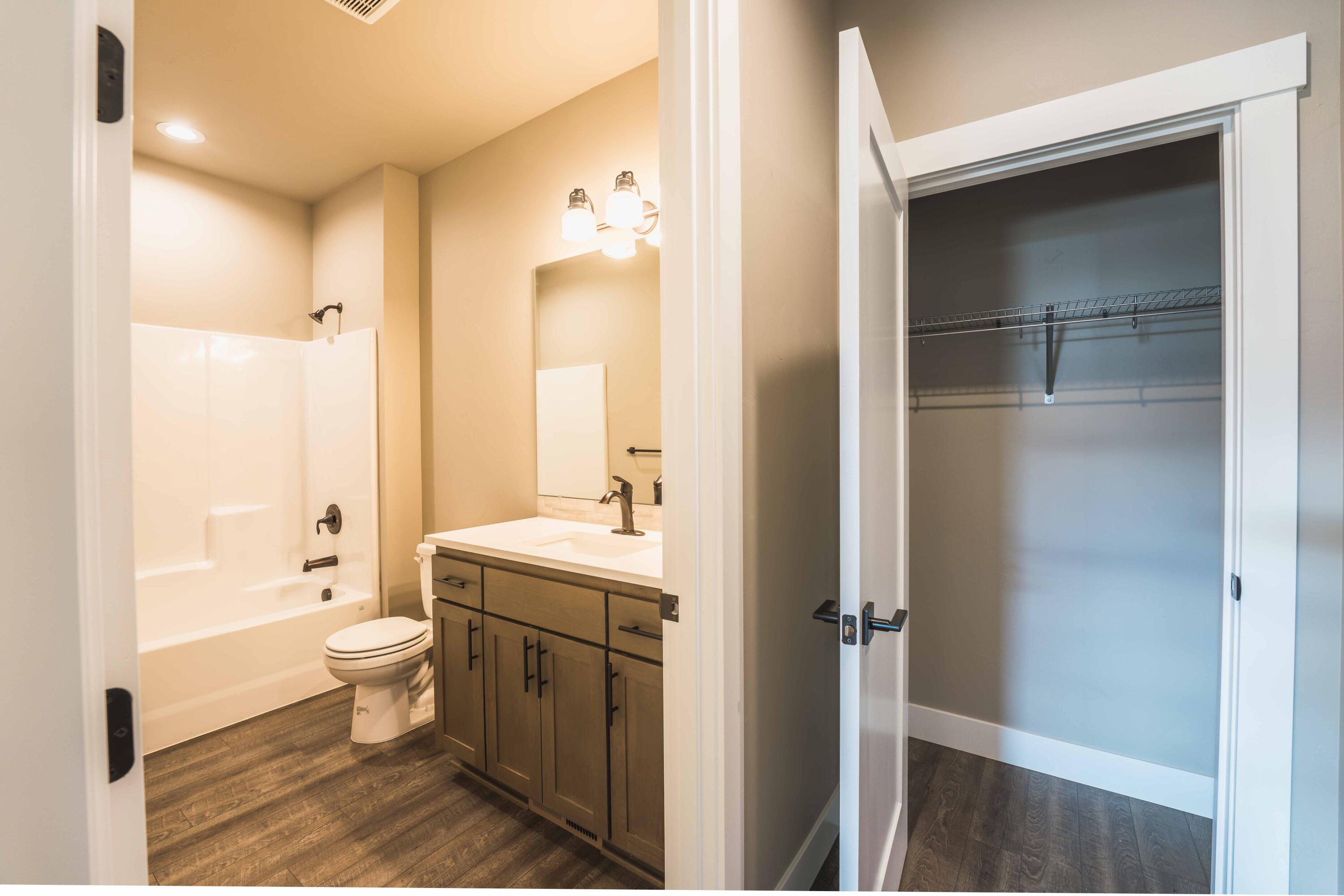 2537 LOT 20 NW Redwood Circle