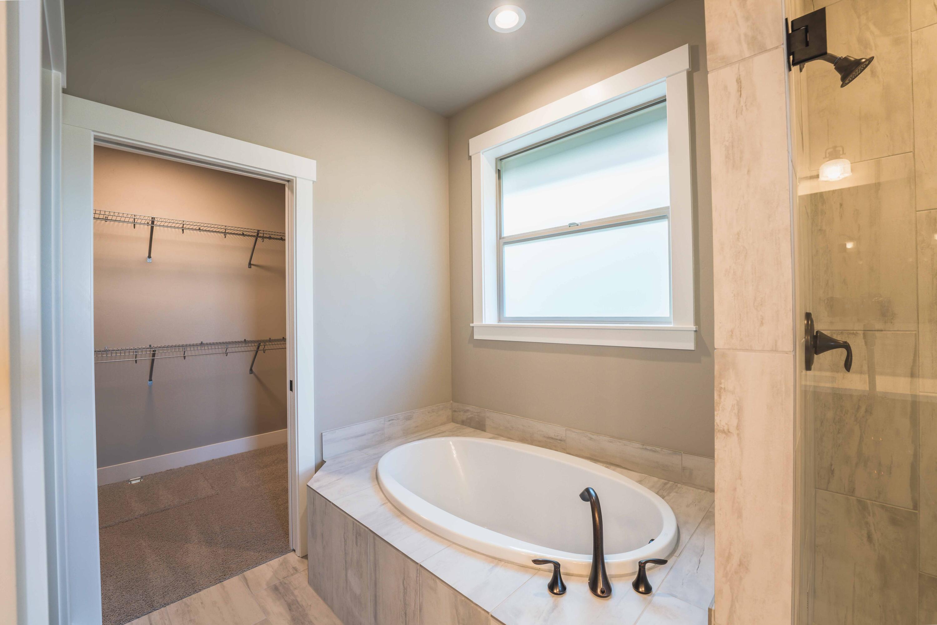 2537 LOT 20 NW Redwood Circle