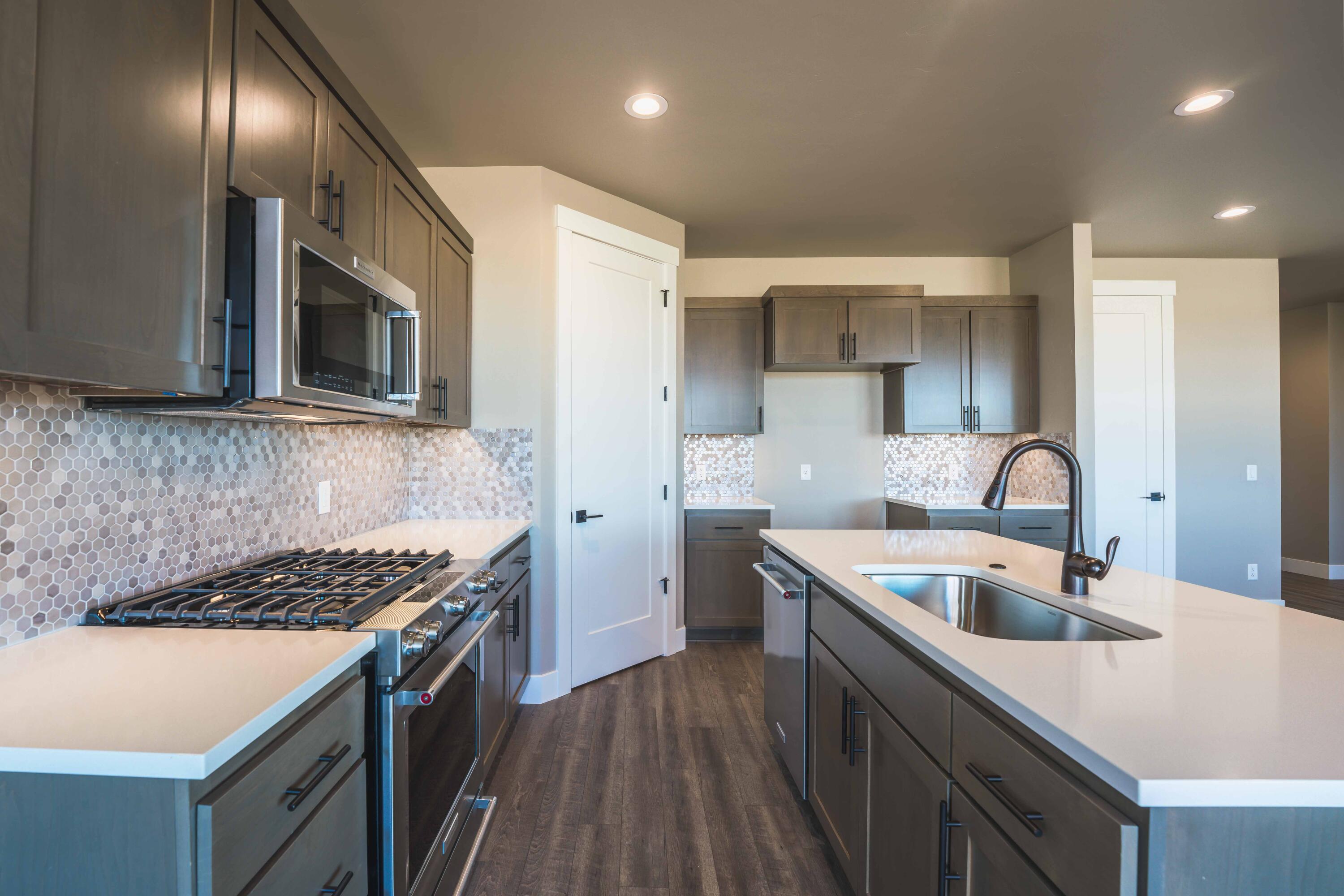 2537 LOT 20 NW Redwood Circle