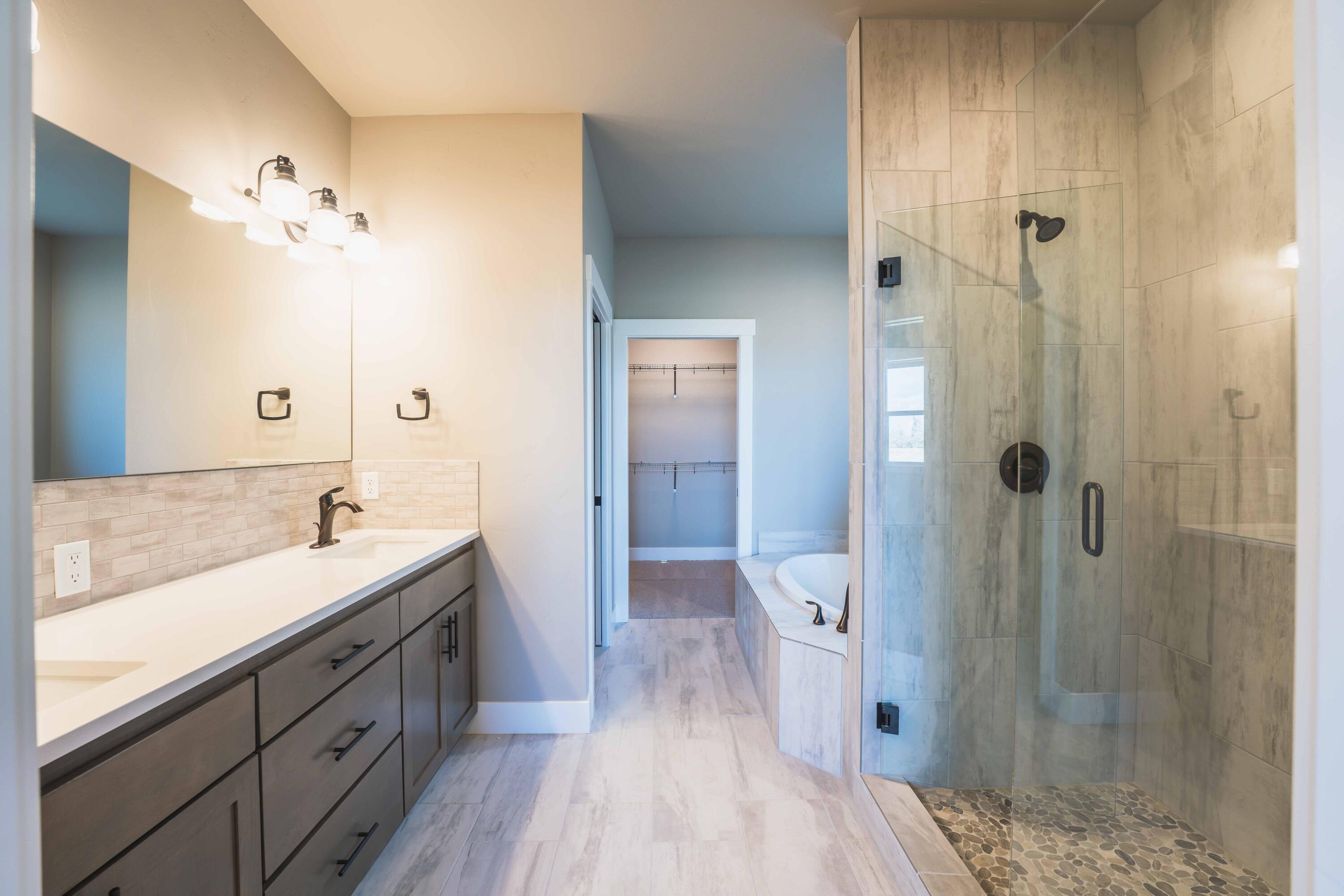 2537 LOT 20 NW Redwood Circle