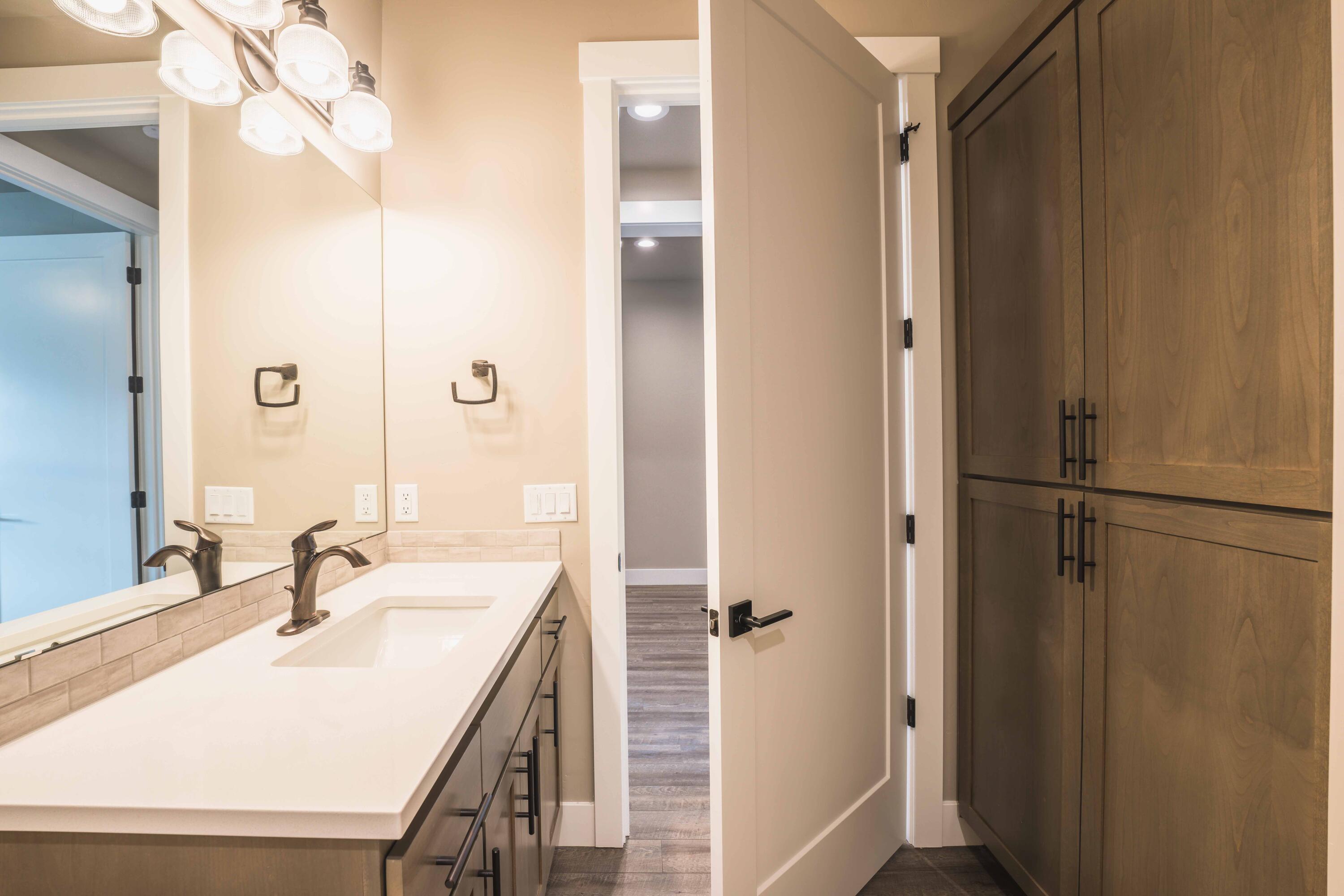 2537 LOT 20 NW Redwood Circle