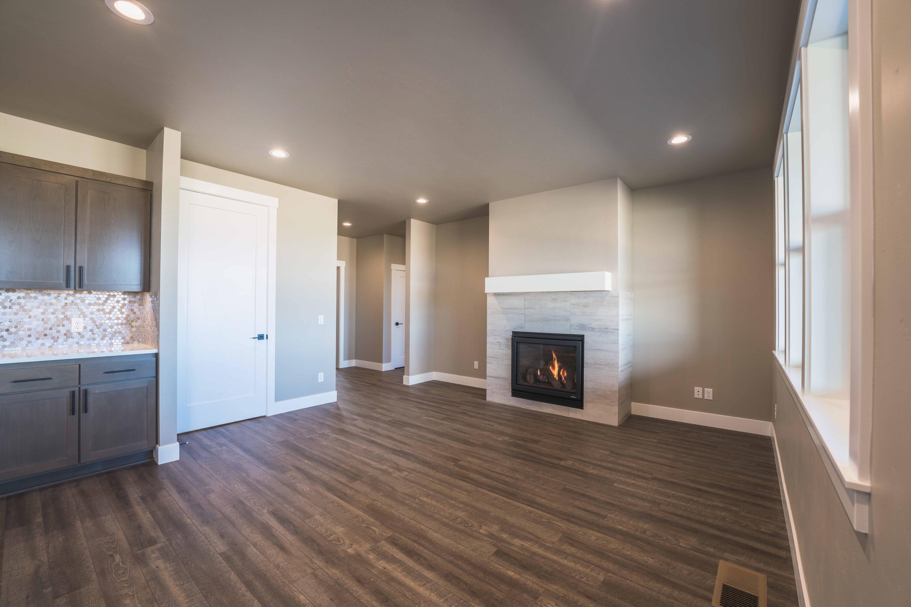 2537 LOT 20 NW Redwood Circle