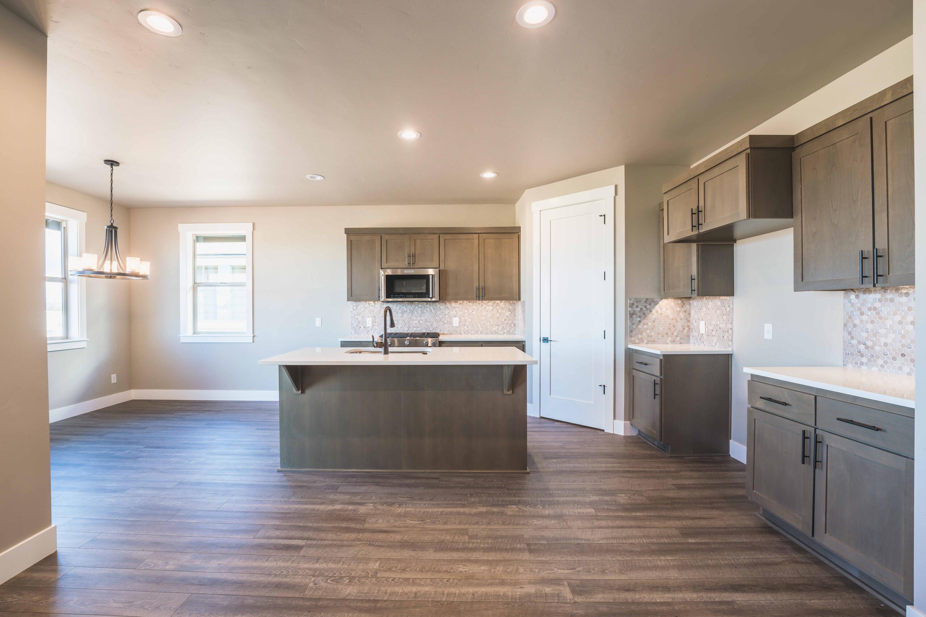 2537 LOT 20 NW Redwood Circle