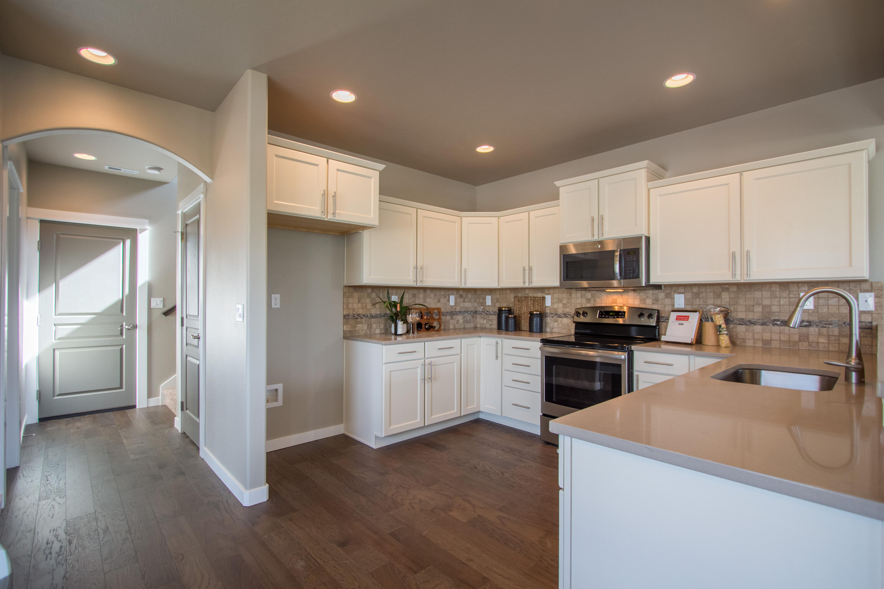 3790 SW Lava Avenue, 67