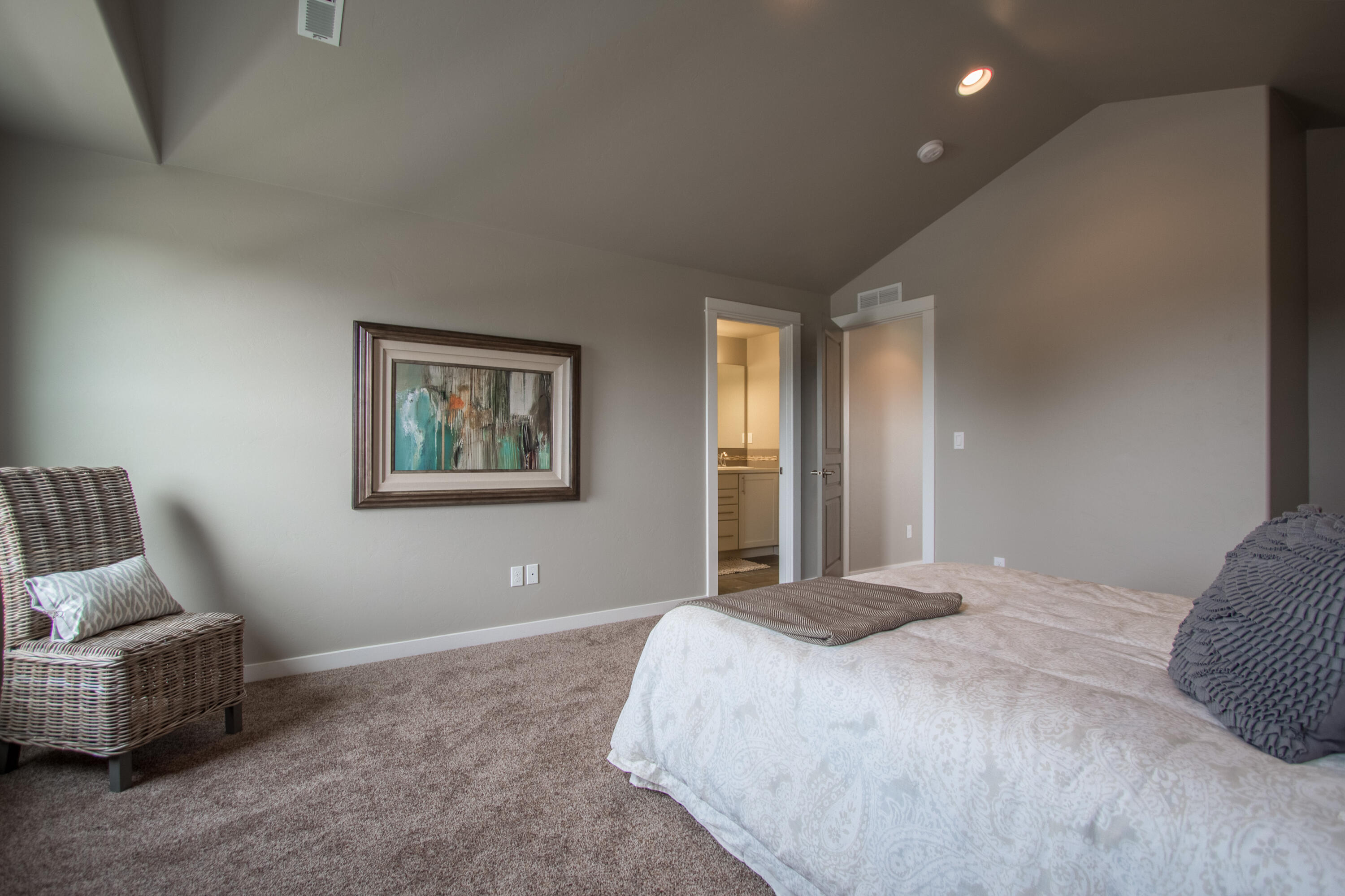 3790 SW Lava Avenue, 67
