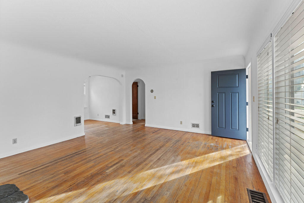 795 SE 7th Street