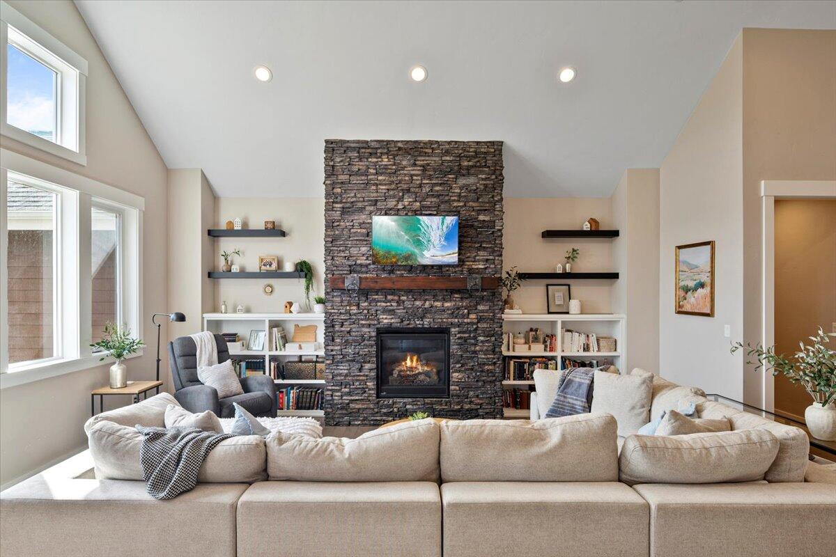 400 NW 89th Street