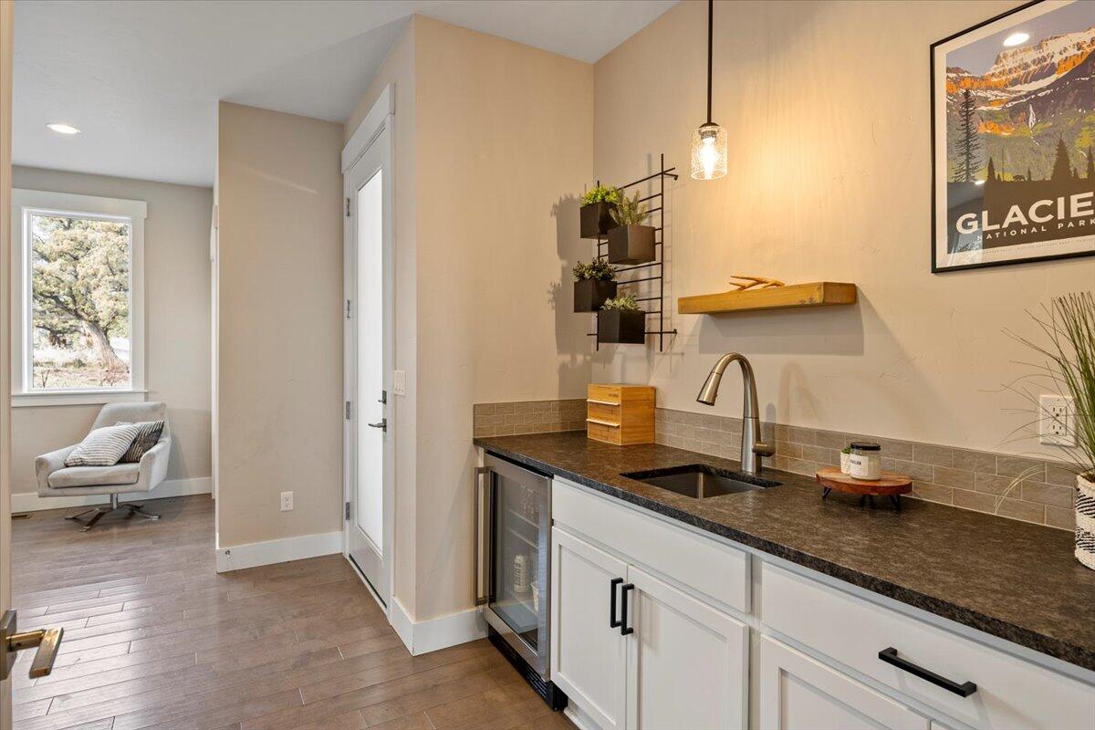 400 NW 89th Street