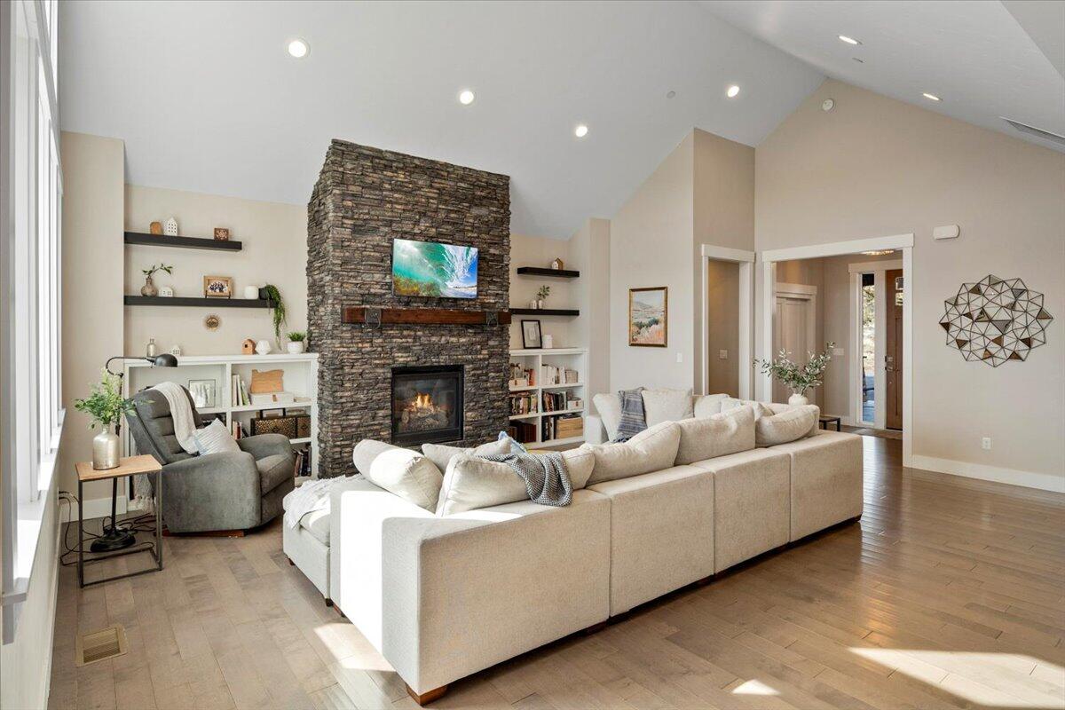 400 NW 89th Street