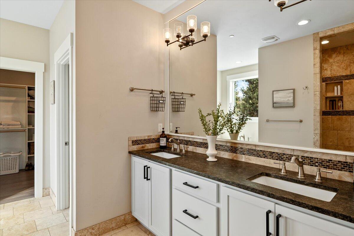400 NW 89th Street