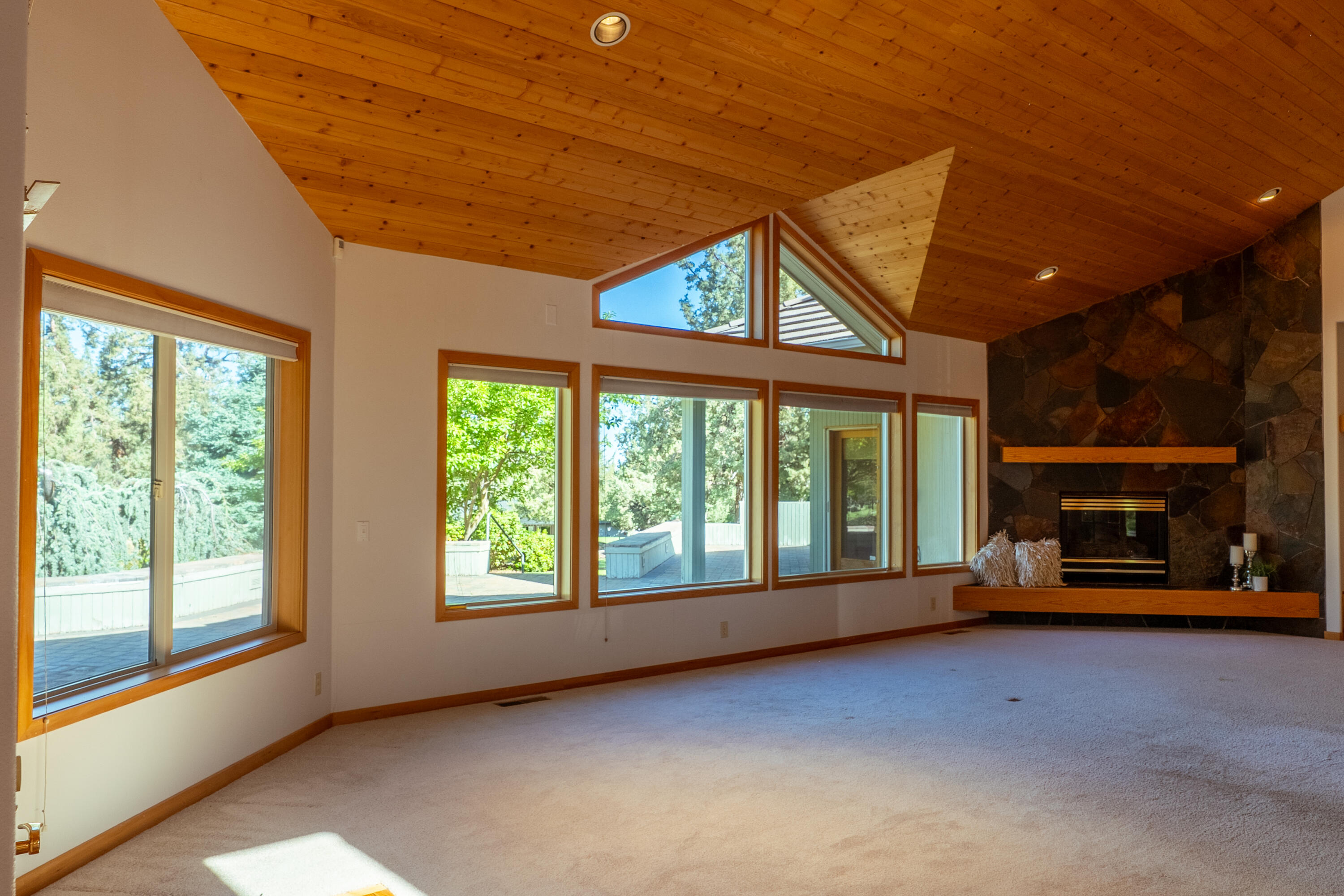 2103 Condor Court