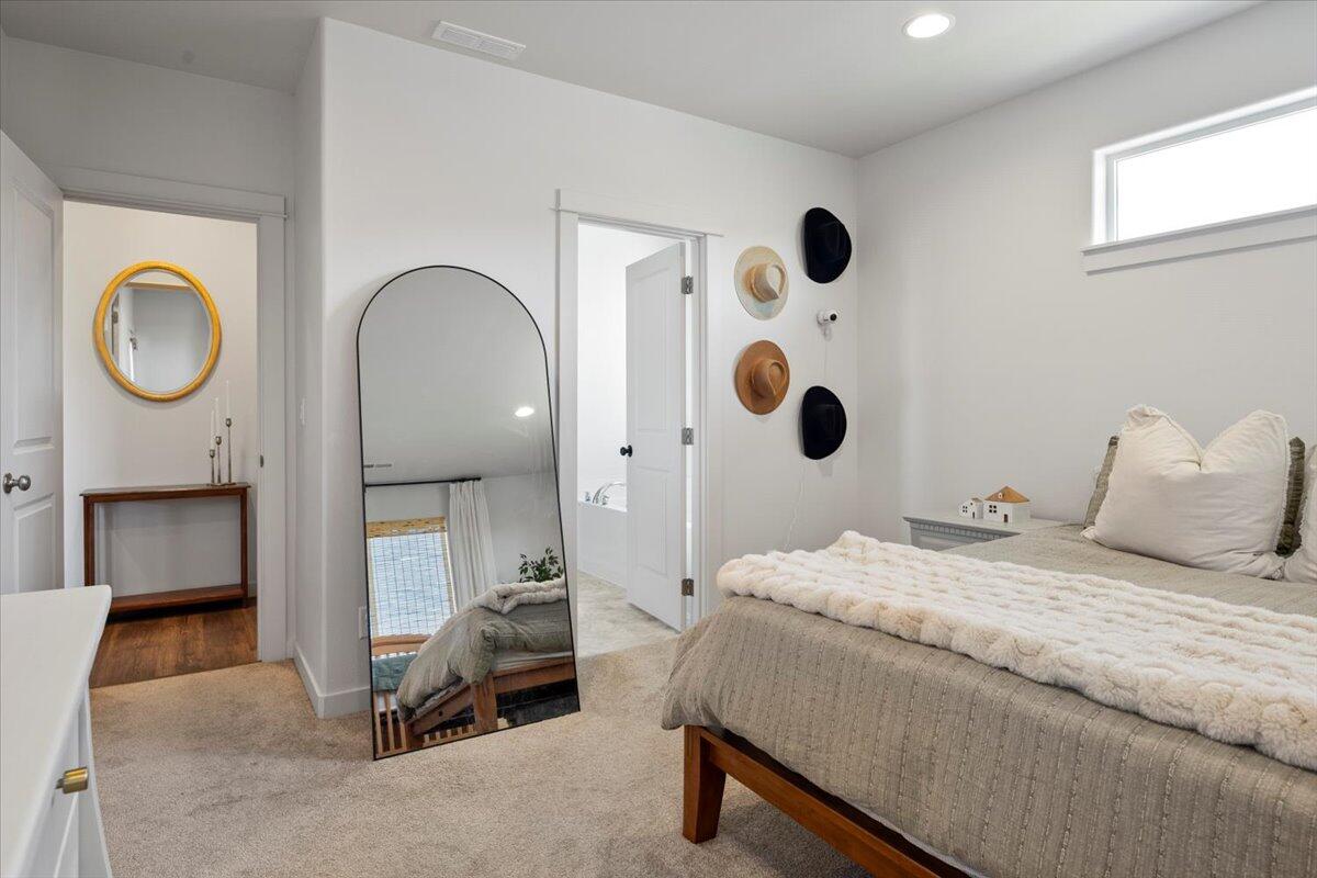 3562 NW 9th Court