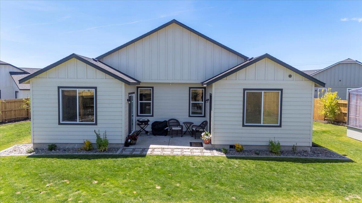 3562 NW 9th Court