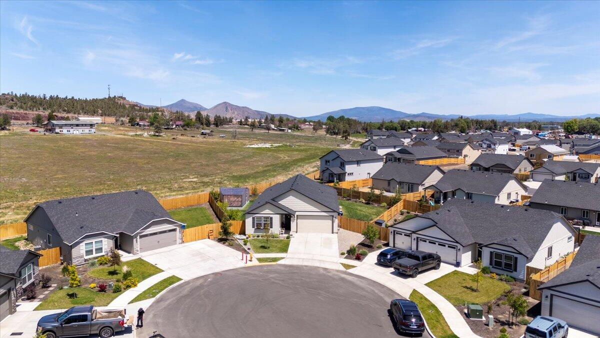 3562 NW 9th Court
