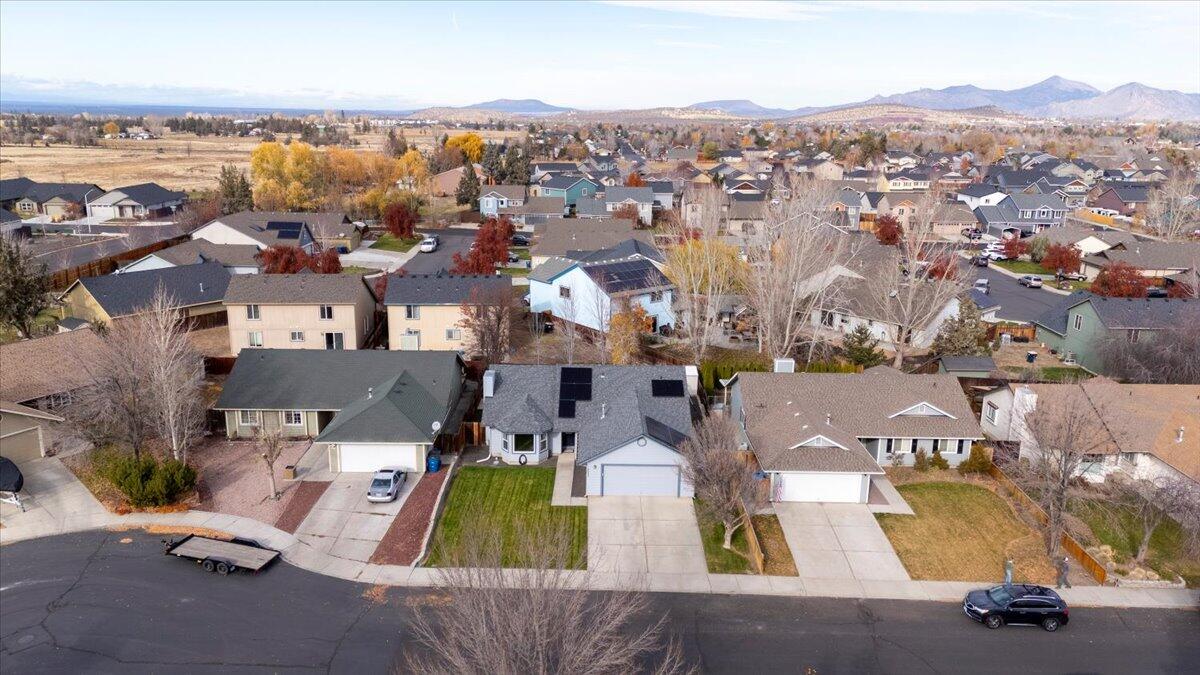 2223 NW Jackpine Court