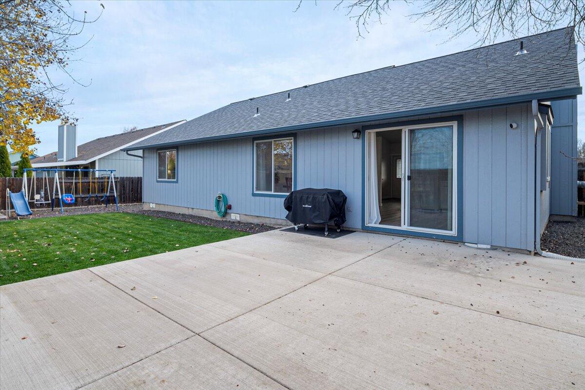 2223 NW Jackpine Court
