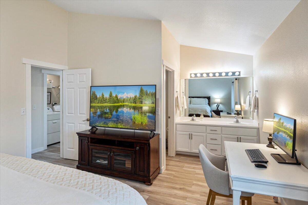 2223 NW Jackpine Court