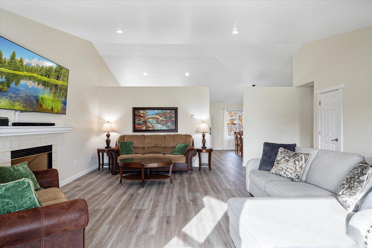 2223 NW Jackpine Court