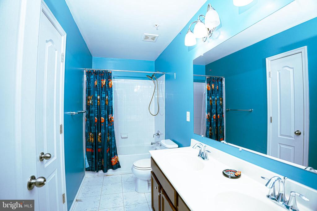 8507 CROOKED TREE LANE