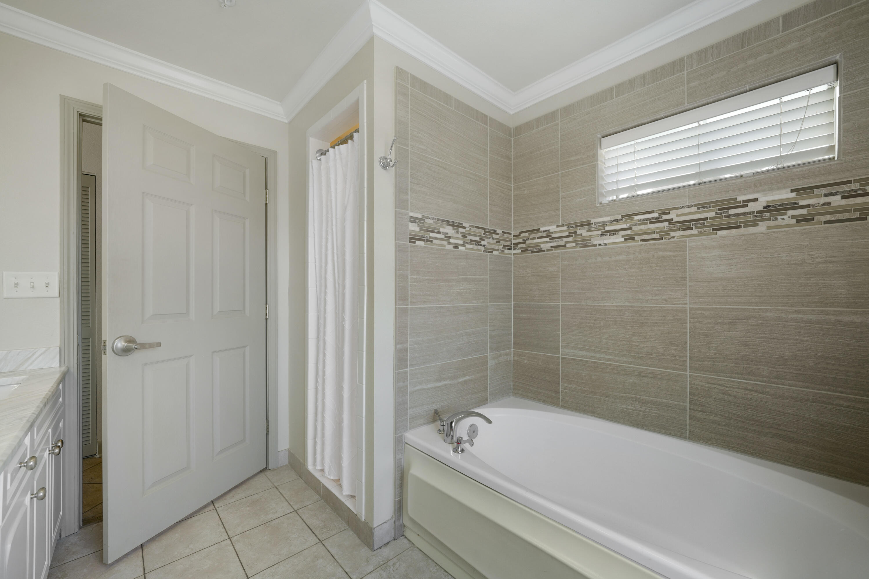 37 Town Center Loop UNIT 418