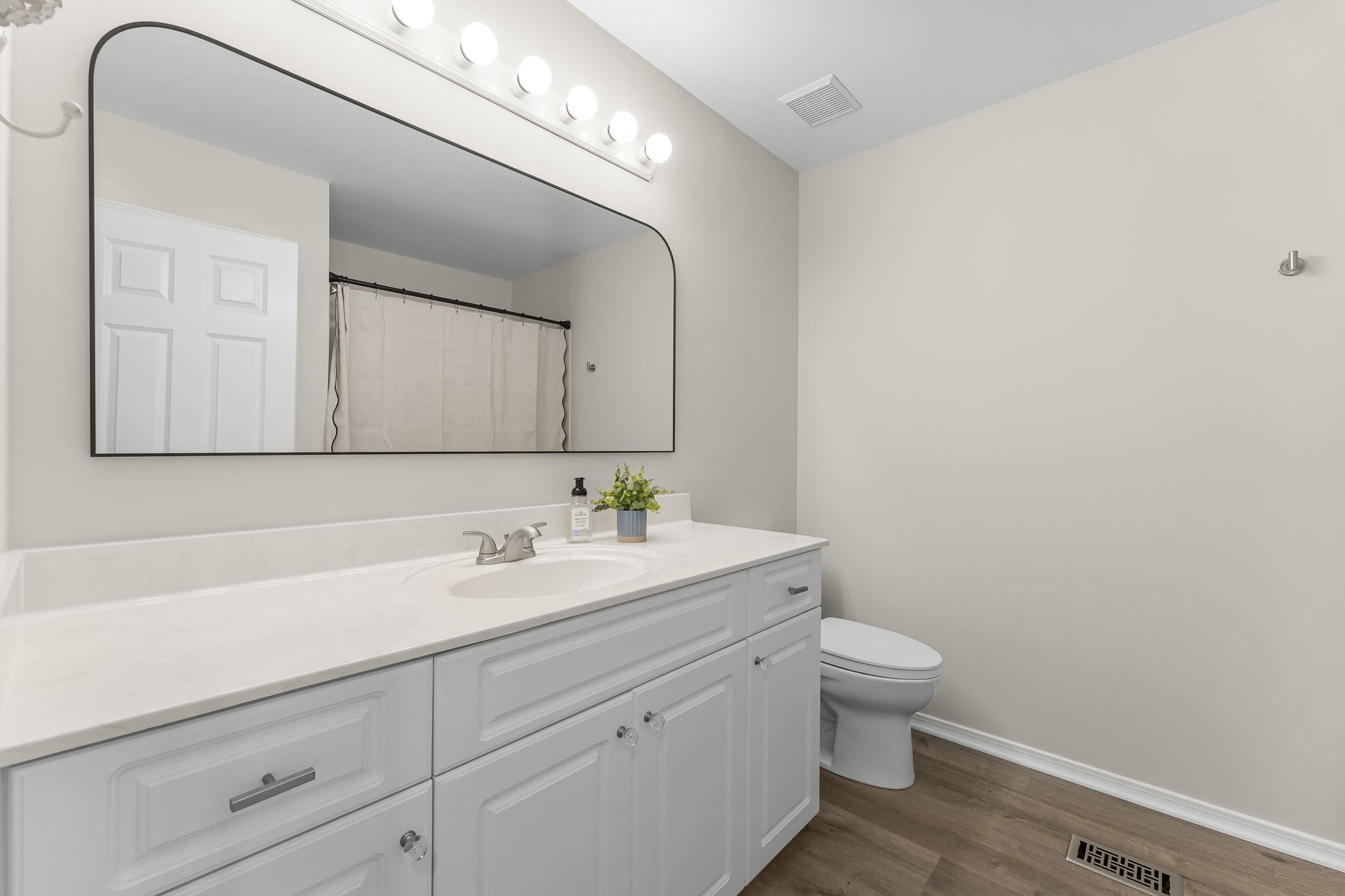 1326 Treasure Cove, 1326