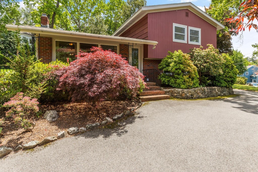 19 West Chardon Rd