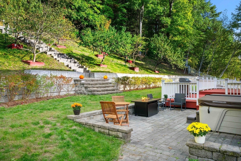 11 Tuxbury Lane