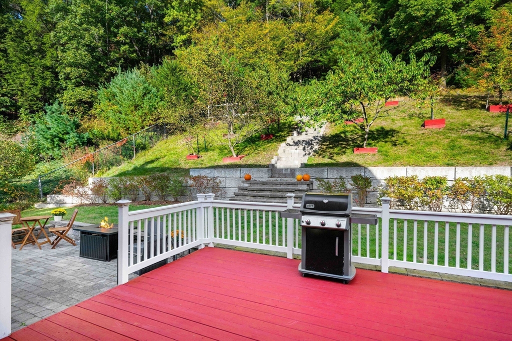 11 Tuxbury Lane