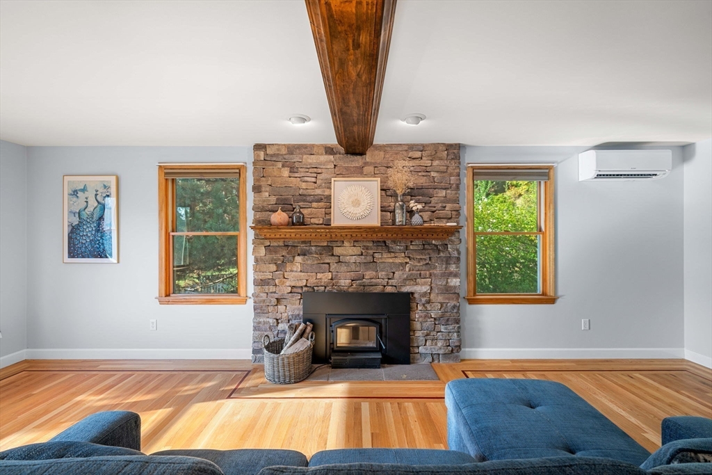 11 Tuxbury Lane