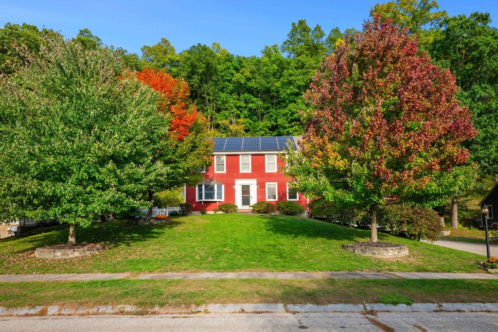 11 Tuxbury Lane