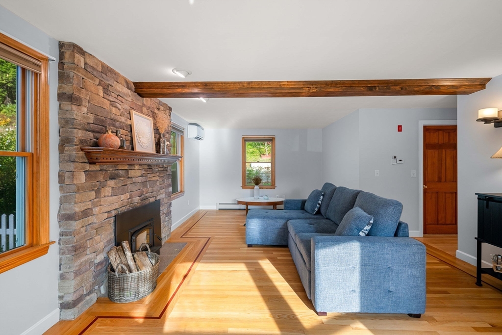 11 Tuxbury Lane