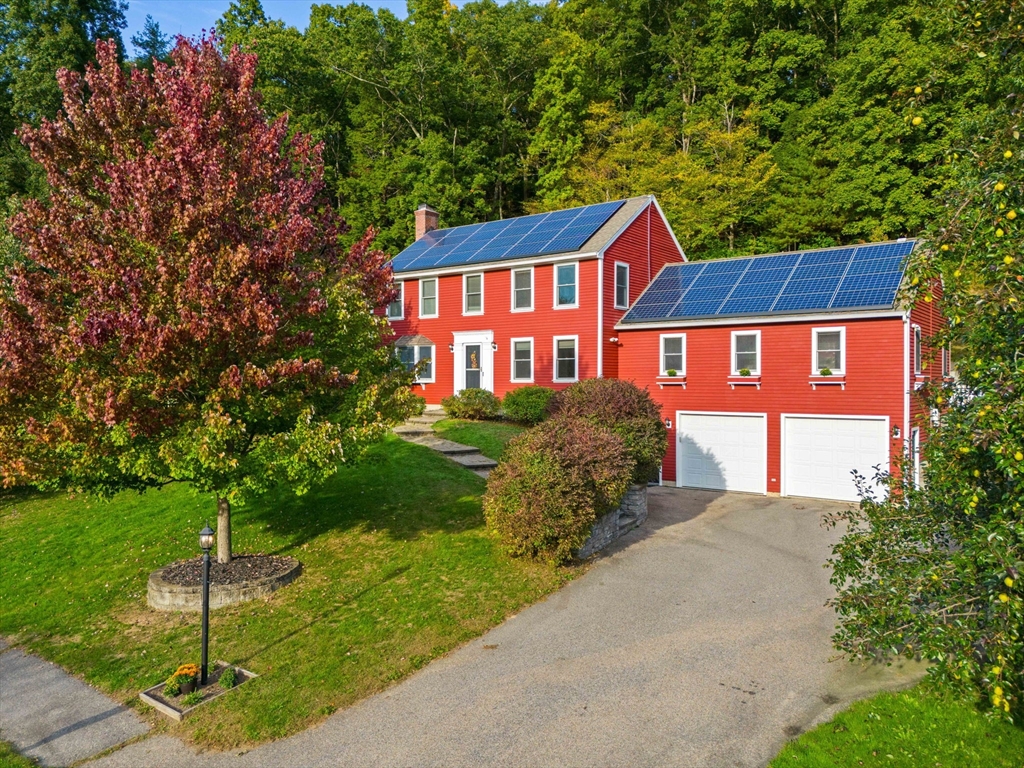 11 Tuxbury Lane