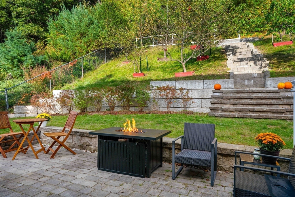 11 Tuxbury Lane