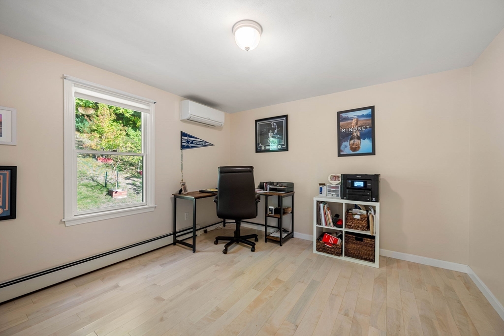 11 Tuxbury Lane