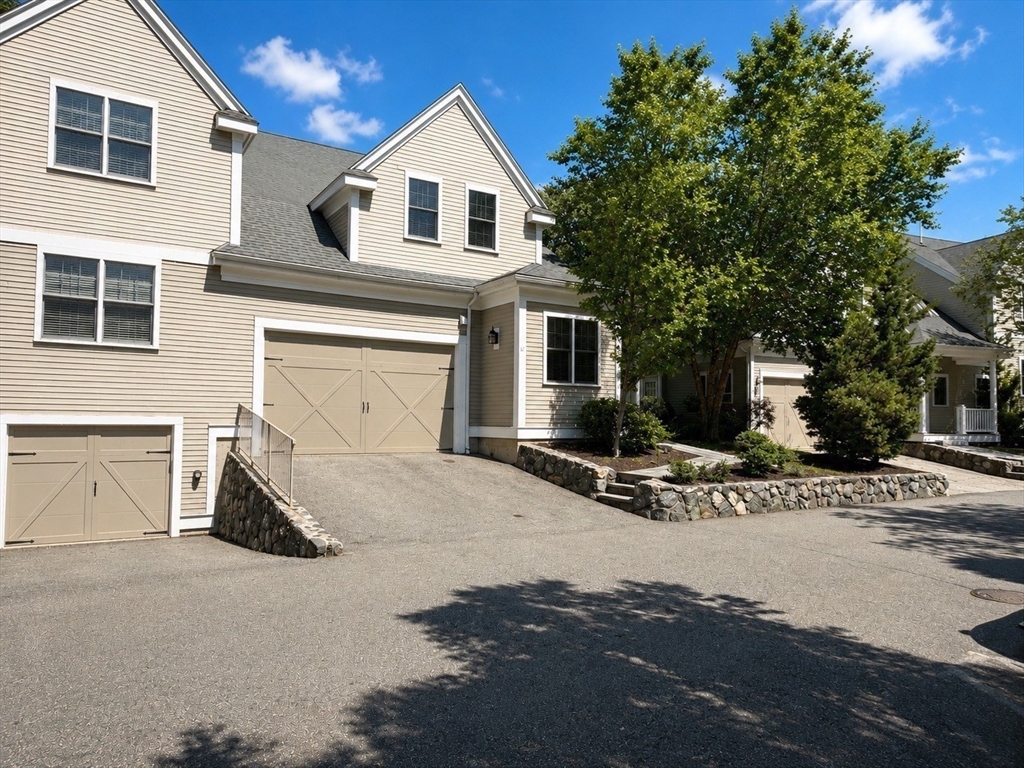 17 Courtyard Place # 17