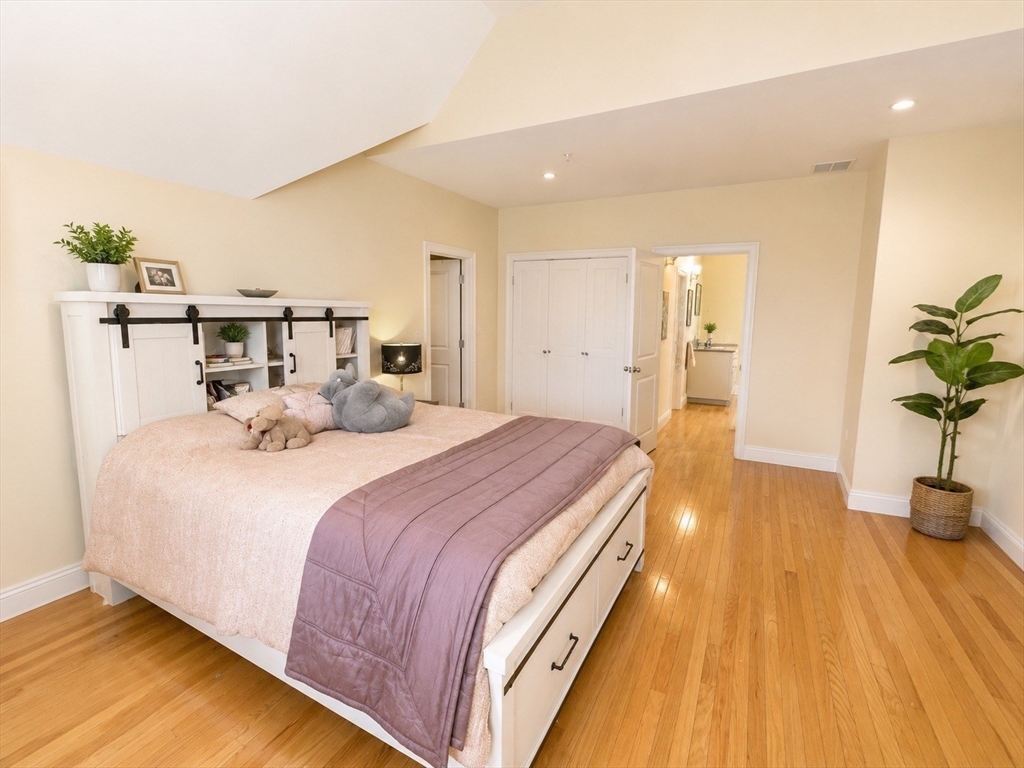 17 Courtyard Place # 17