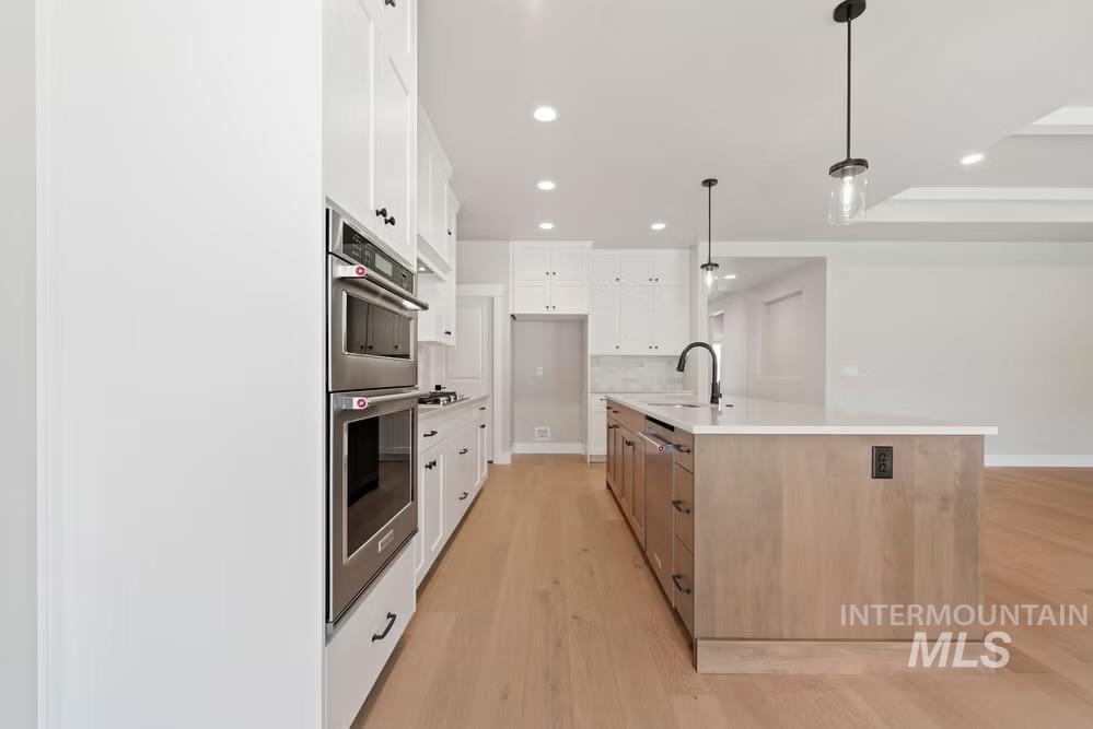 2084 N Hurtsville Ave.