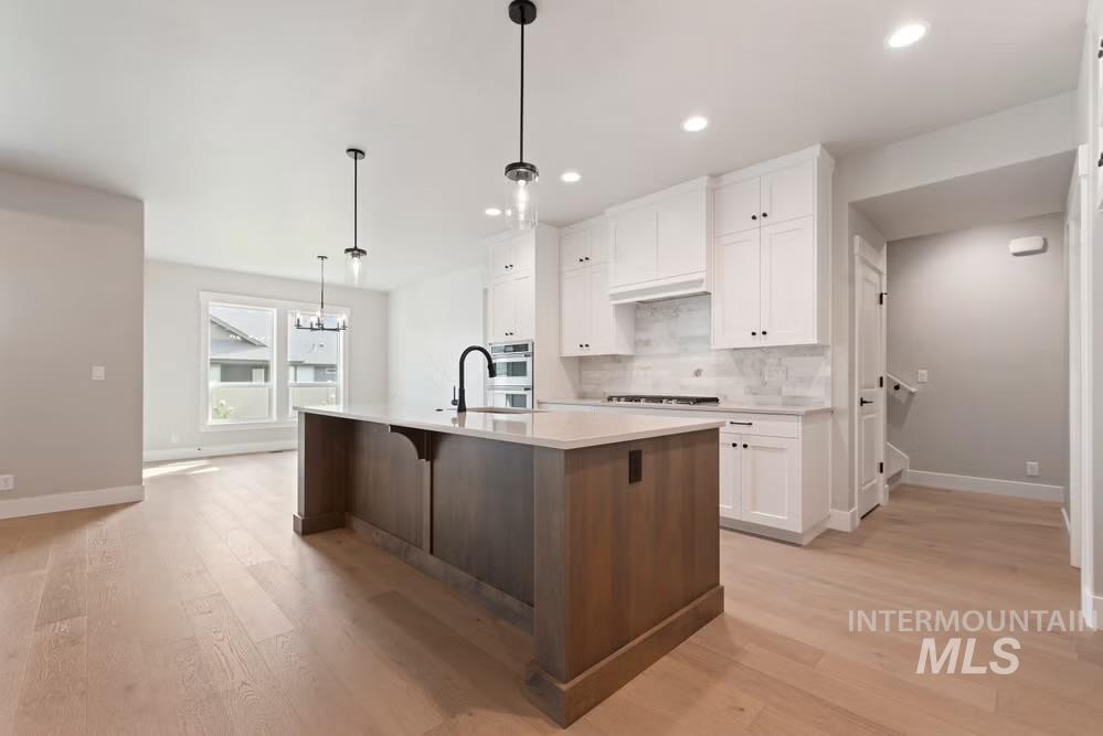 2084 N Hurtsville Ave.