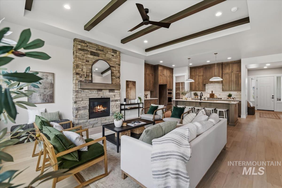 2147 E Blakehurst Ave.