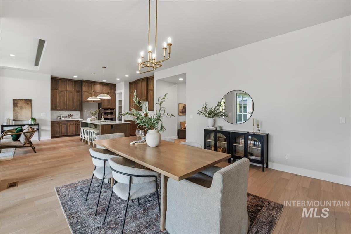 2147 E Blakehurst Ave.