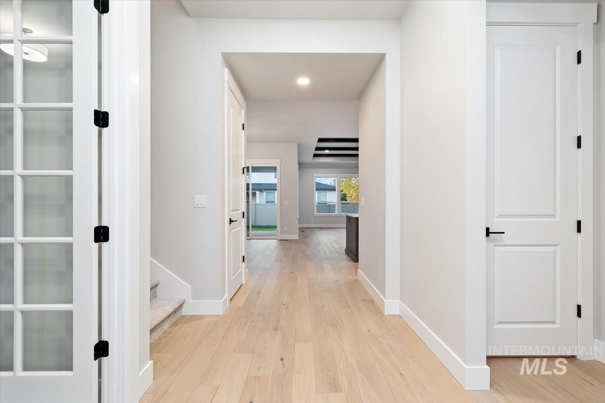 2147 E Blakehurst Ave.