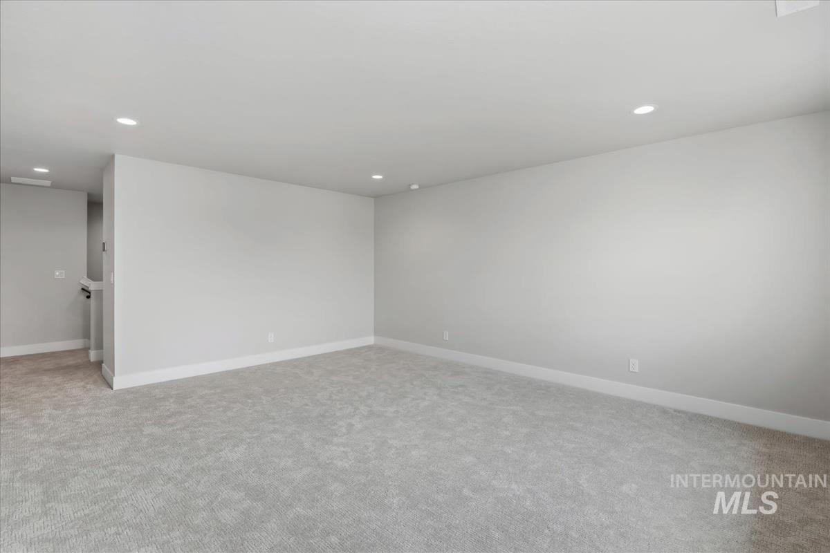2147 E Blakehurst Ave.