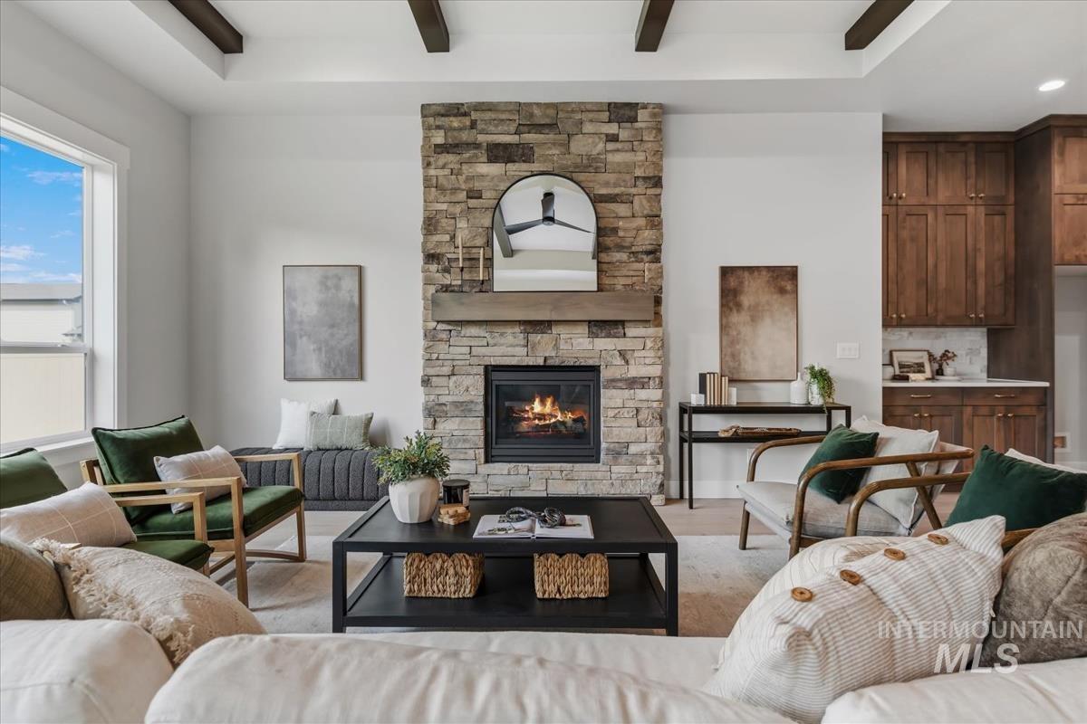 2147 E Blakehurst Ave.