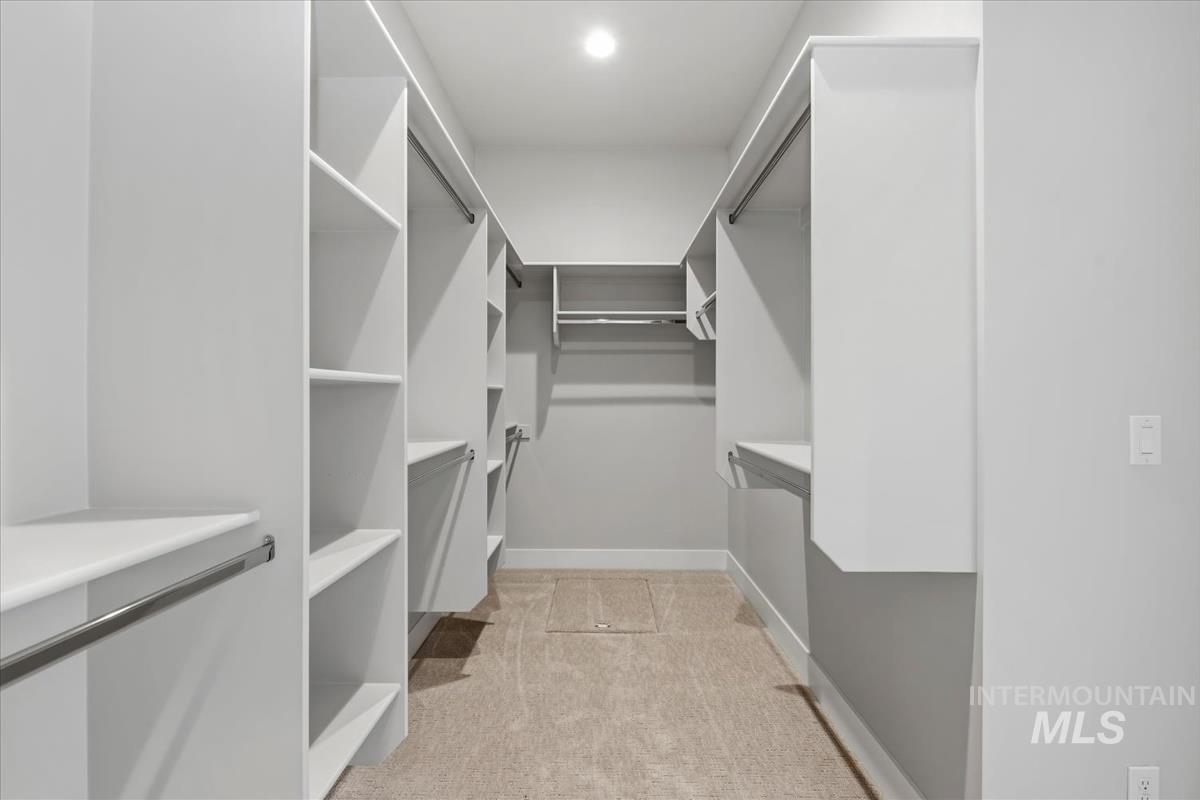 2147 E Blakehurst Ave.