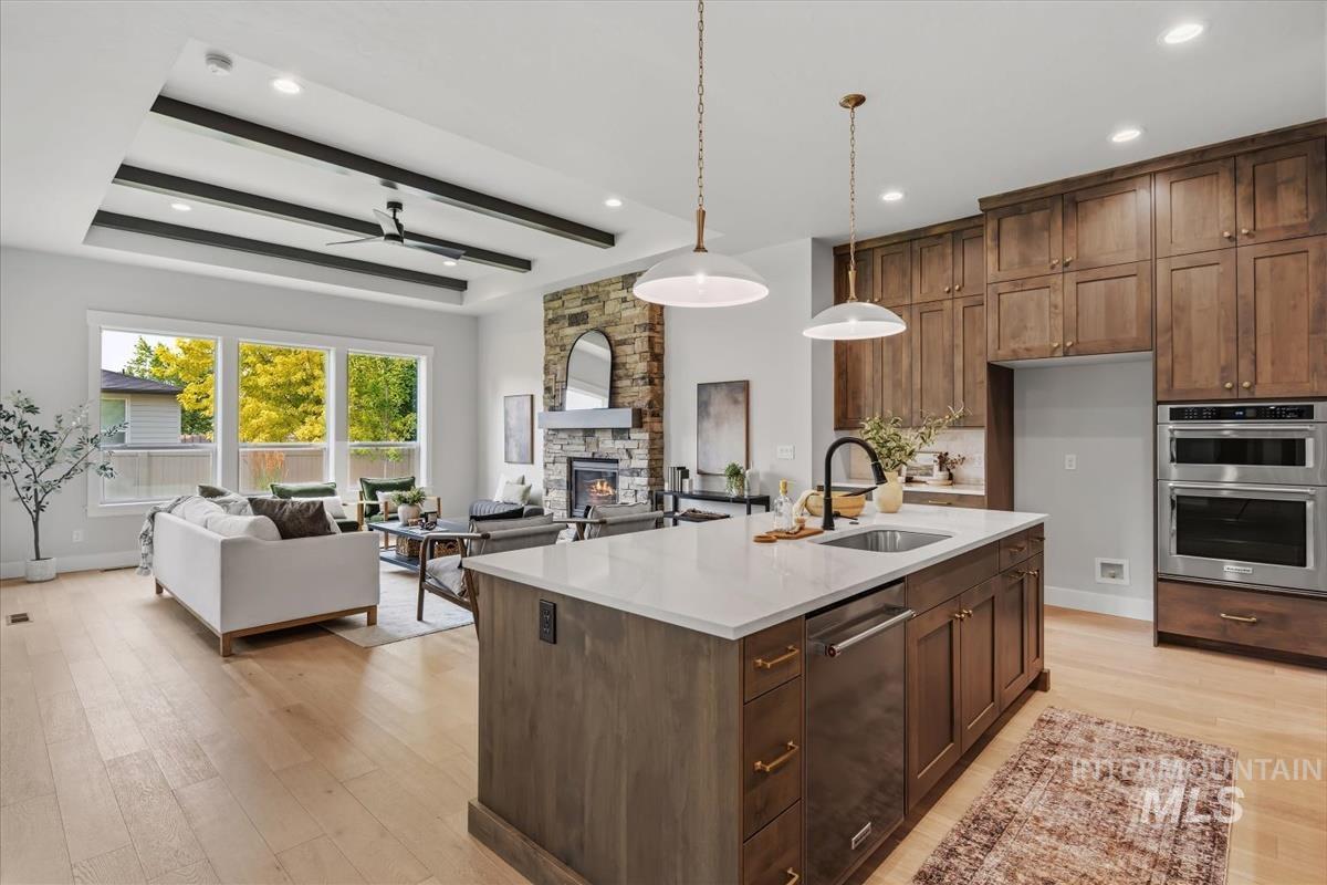 2147 E Blakehurst Ave.
