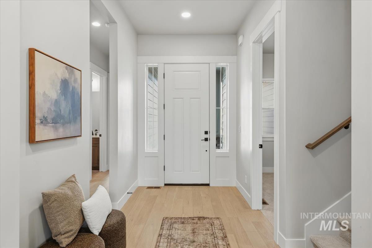 2147 E Blakehurst Ave.